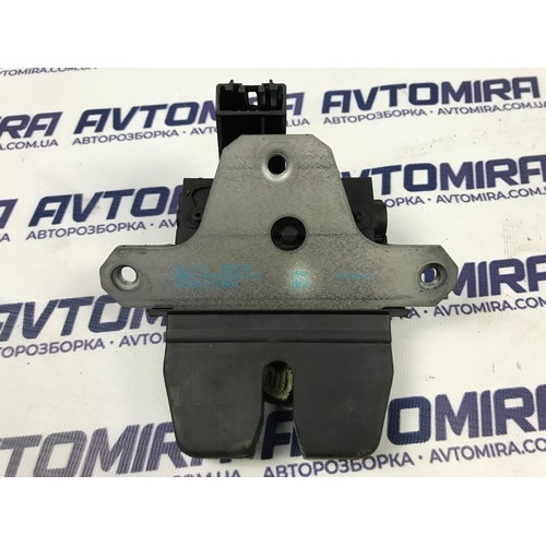 Замок крышки багажника Ford Focus 2 8M51R442A66AB
